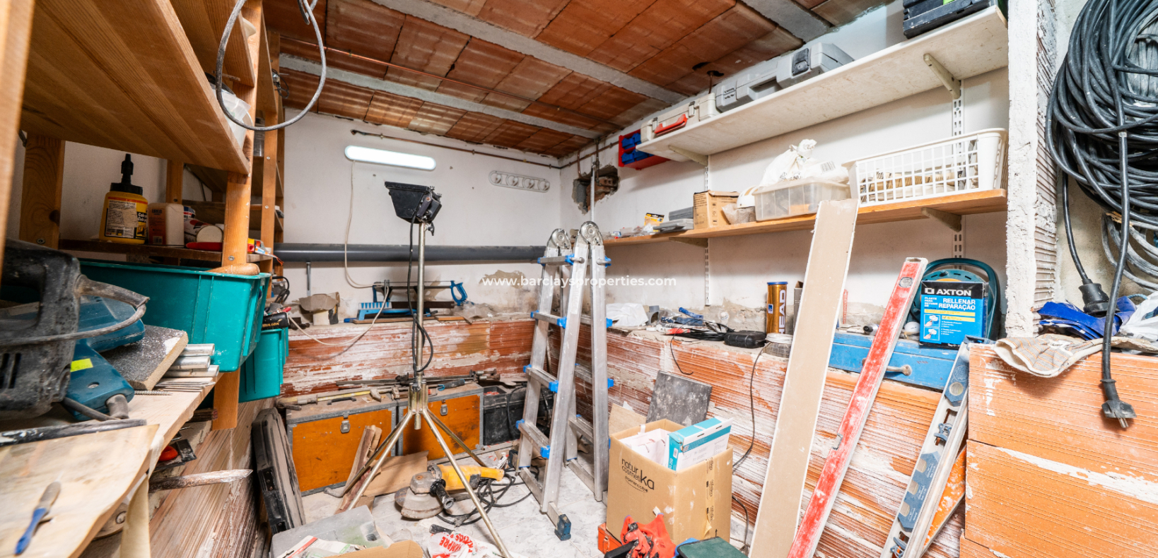 Resale - Freistendhe Villa - Urb. La Marina