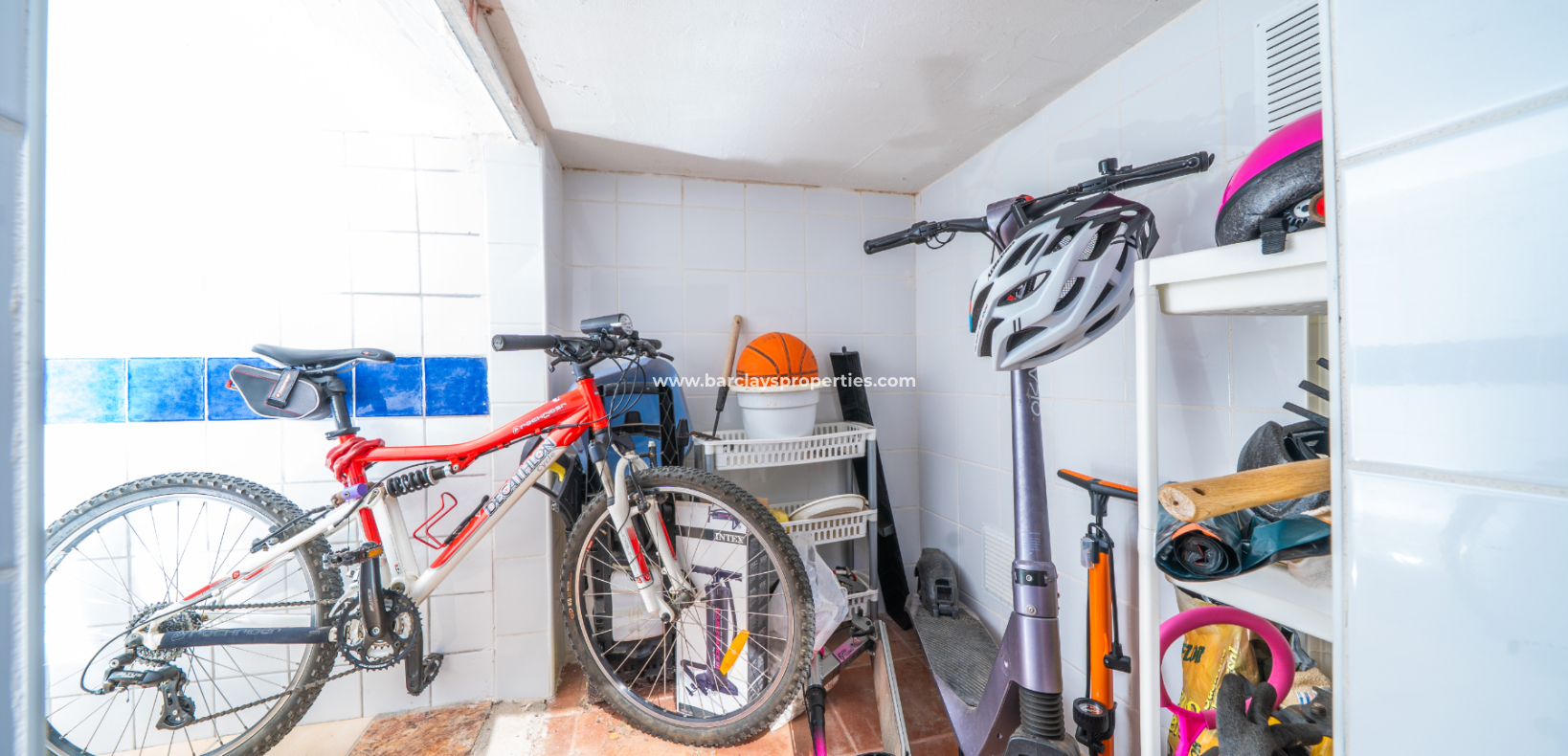 Resale - Freistendhe Villa - Urb. La Marina