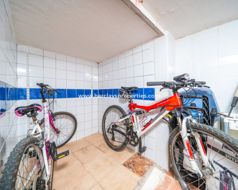 Resale - Freistendhe Villa - Urb. La Marina