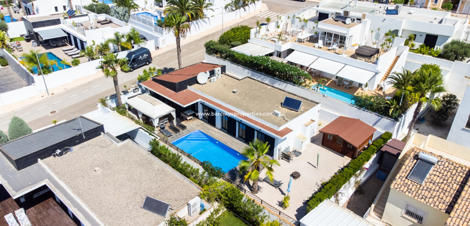 Resale - Freistendhe Villa - Urb. La Marina