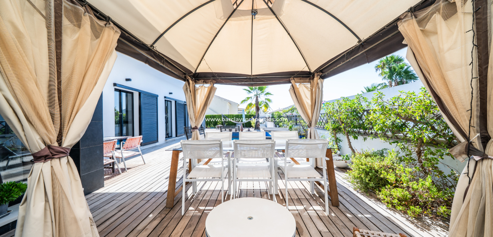 Resale - Freistendhe Villa - Urb. La Marina