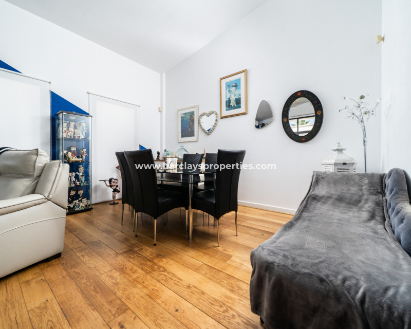 Resale - Freistendhe Villa - Urb. La Marina