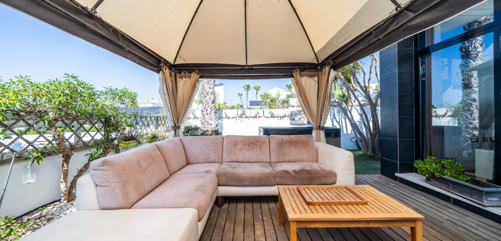 Resale - Freistendhe Villa - Urb. La Marina