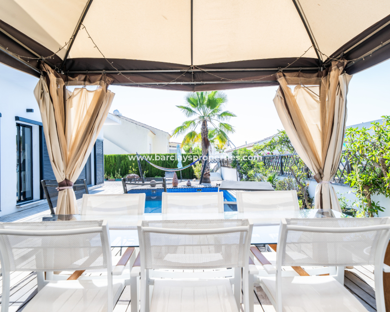 Resale - Freistendhe Villa - Urb. La Marina