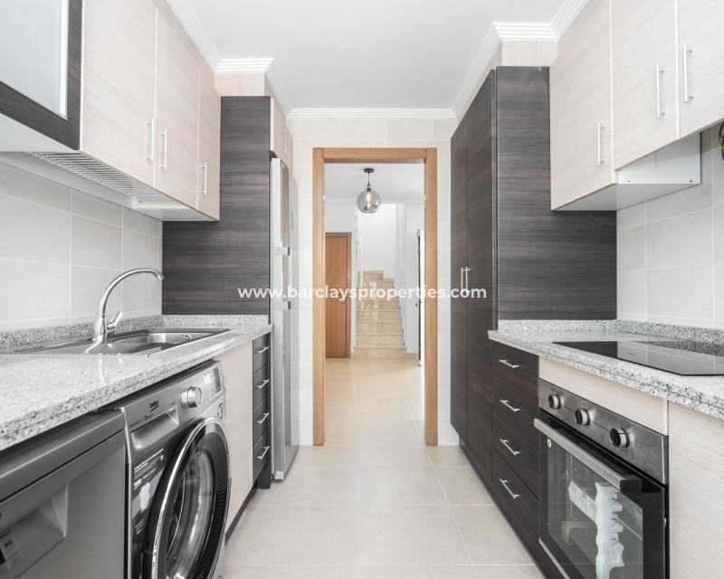 Resale - Freistendhe Villa - Urb. La Marina