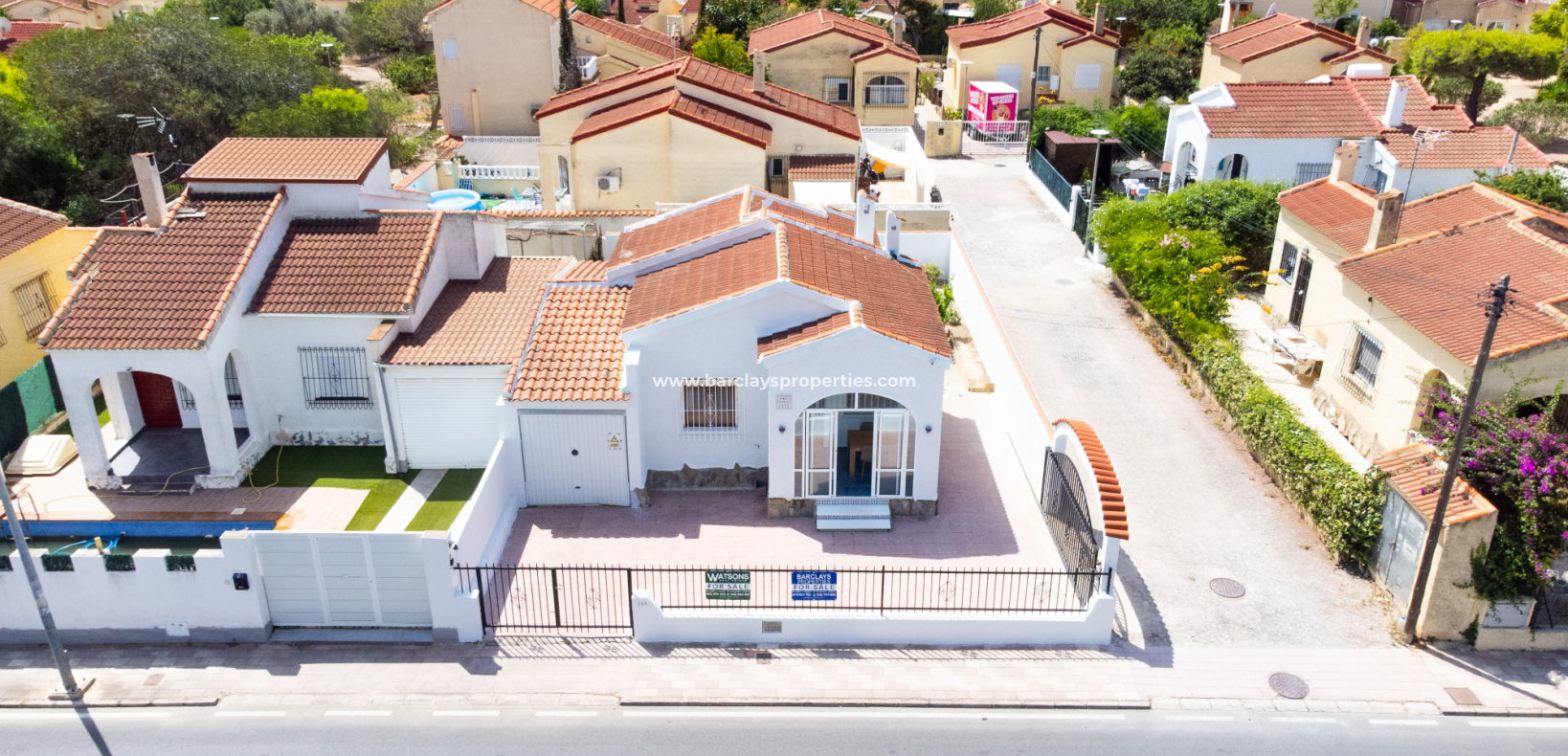 Resale - Freistendhe Villa - Urb. La Marina