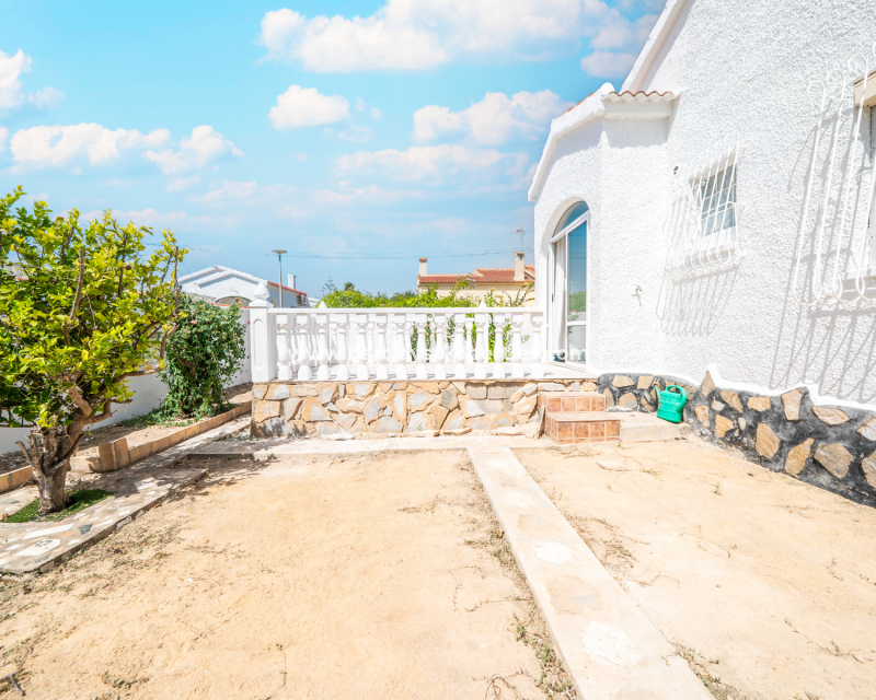 Resale - Freistendhe Villa - Urb. La Marina