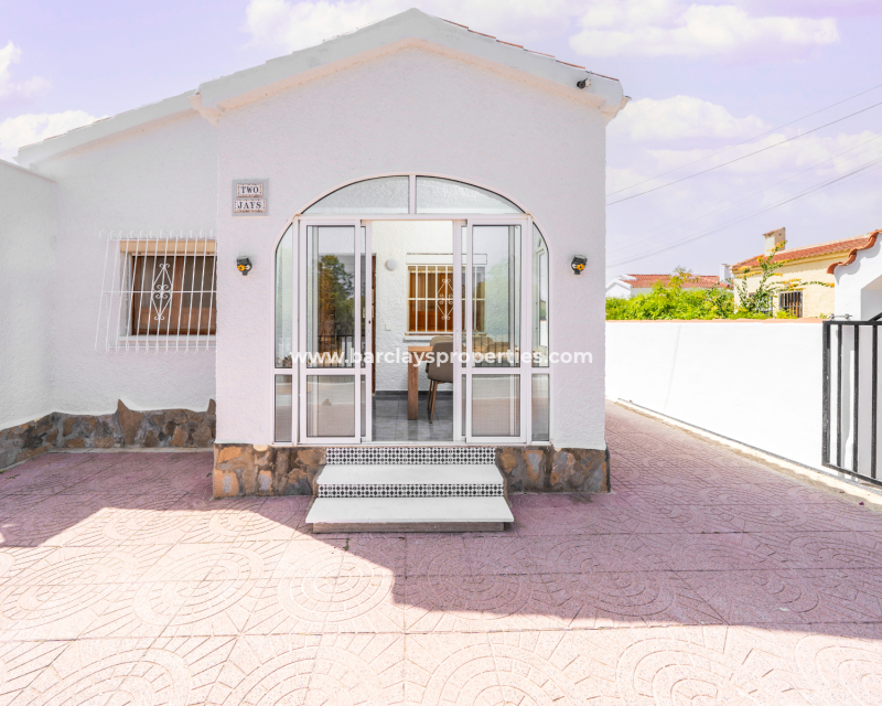 Resale - Freistendhe Villa - Urb. La Marina