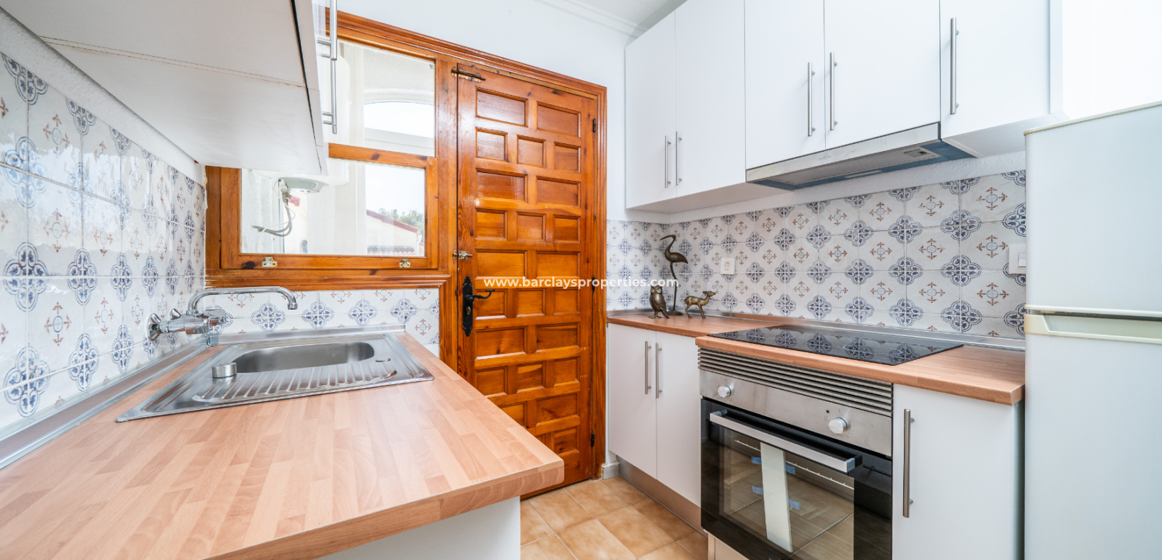 Resale - Freistendhe Villa - Urb. La Marina