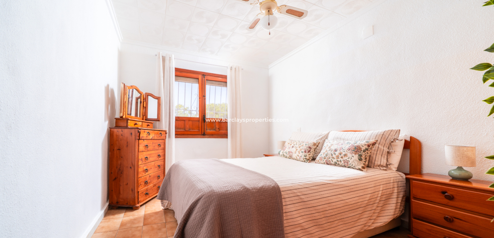 Resale - Freistendhe Villa - Urb. La Marina