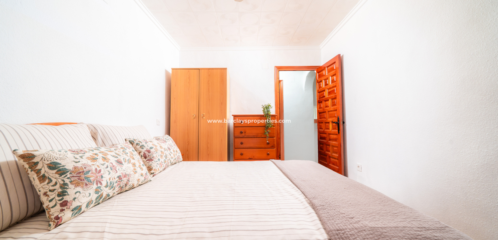 Resale - Freistendhe Villa - Urb. La Marina