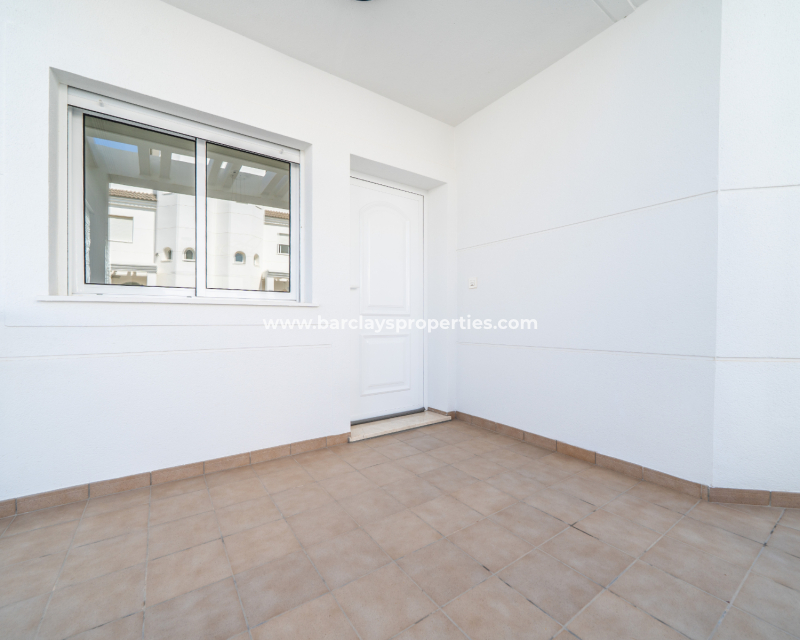 Resale - Freistendhe Villa - Urb. La Marina