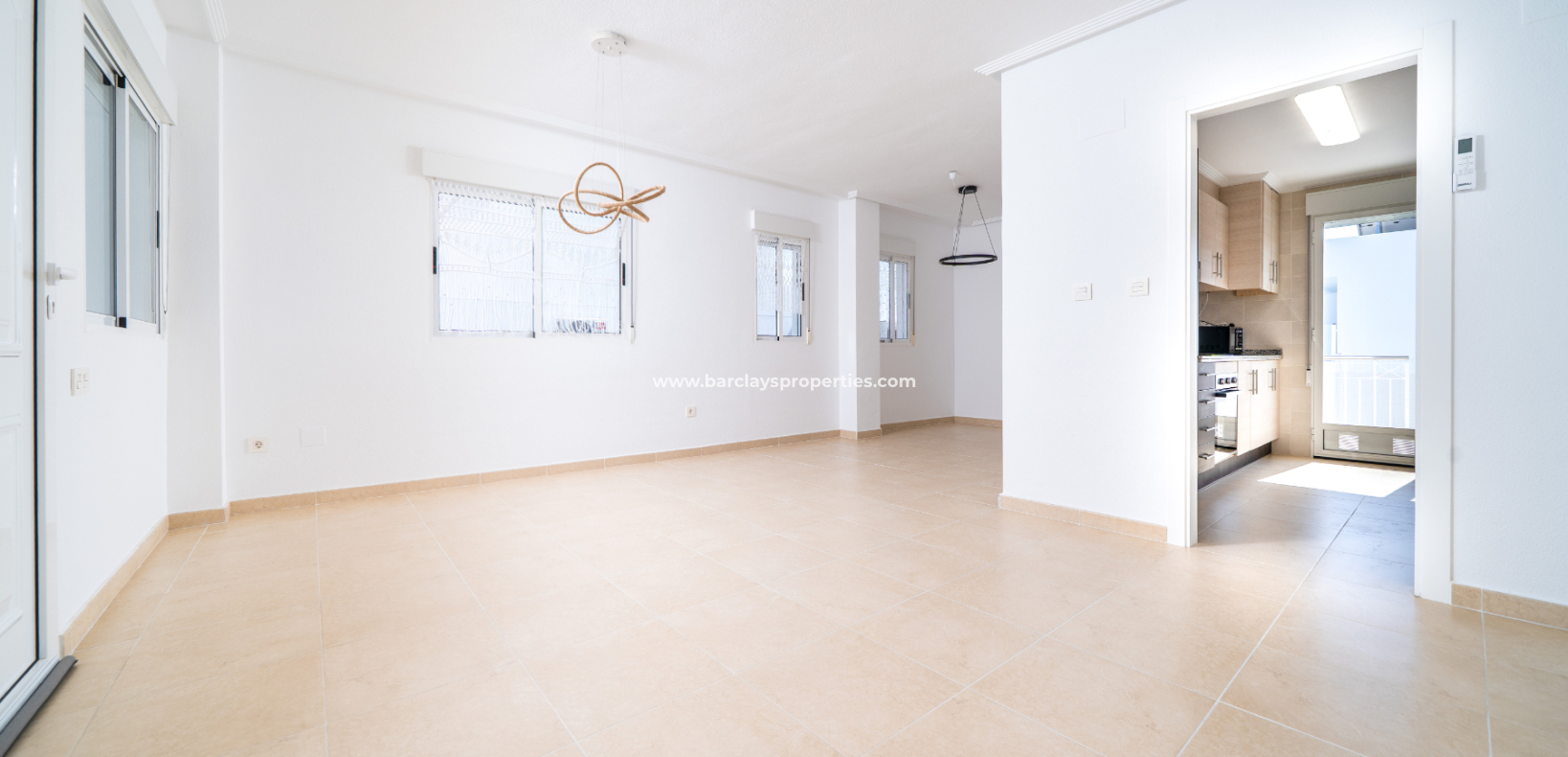 Resale - Freistendhe Villa - Urb. La Marina