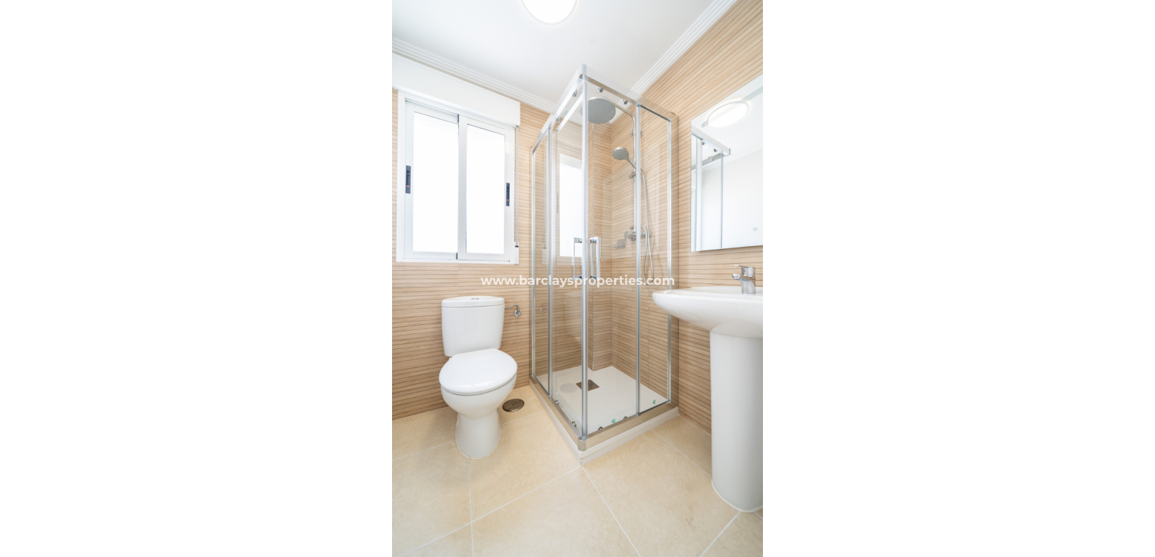 Resale - Freistendhe Villa - Urb. La Marina