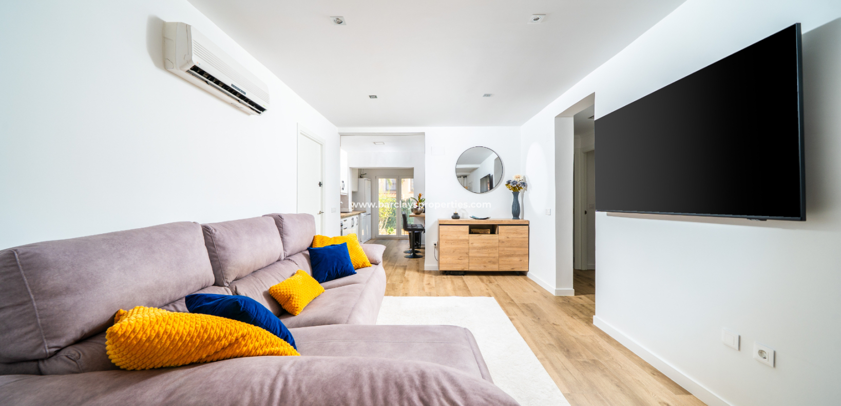 Resale - Freistendhe Villa - Urb. La Marina