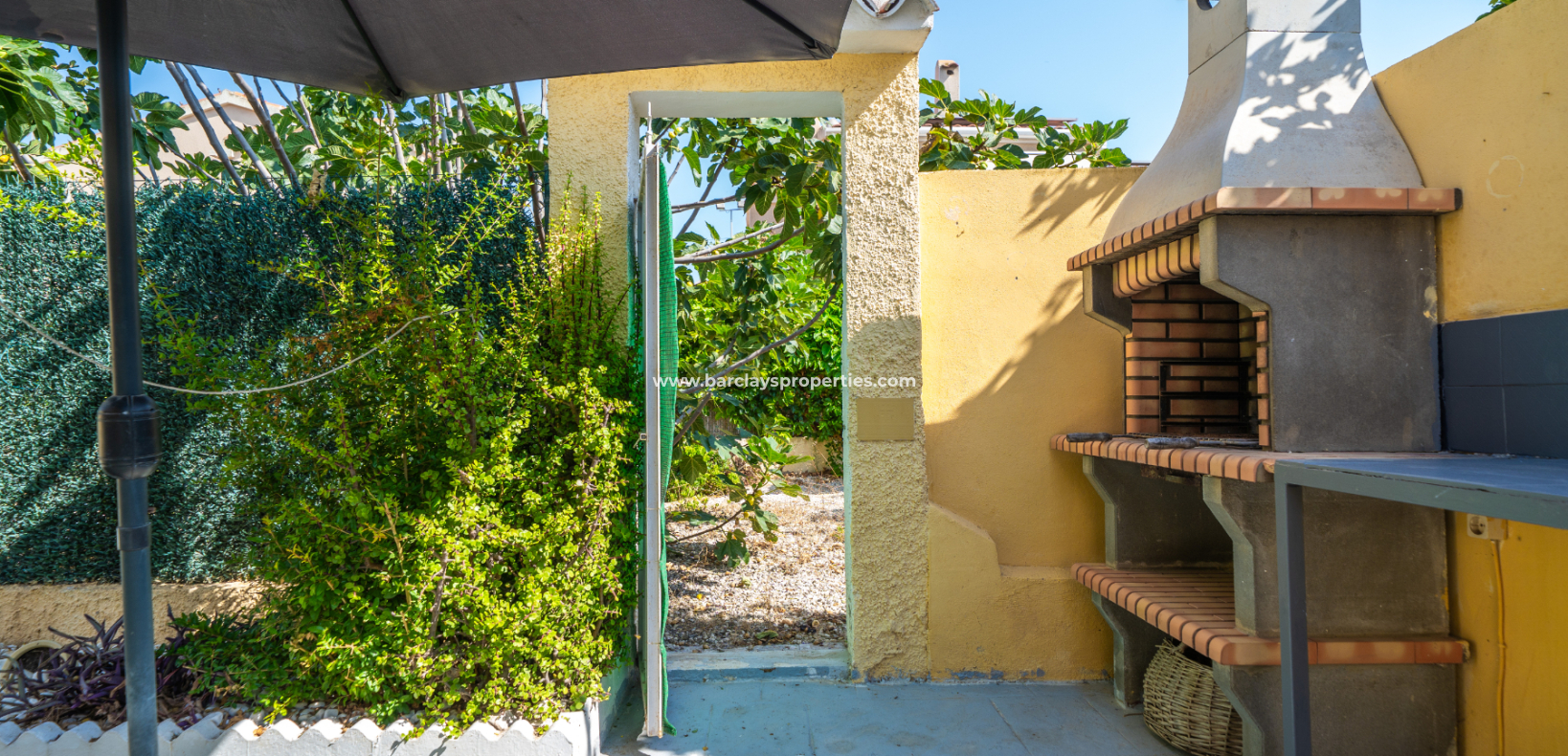 Resale - Freistendhe Villa - Urb. La Marina