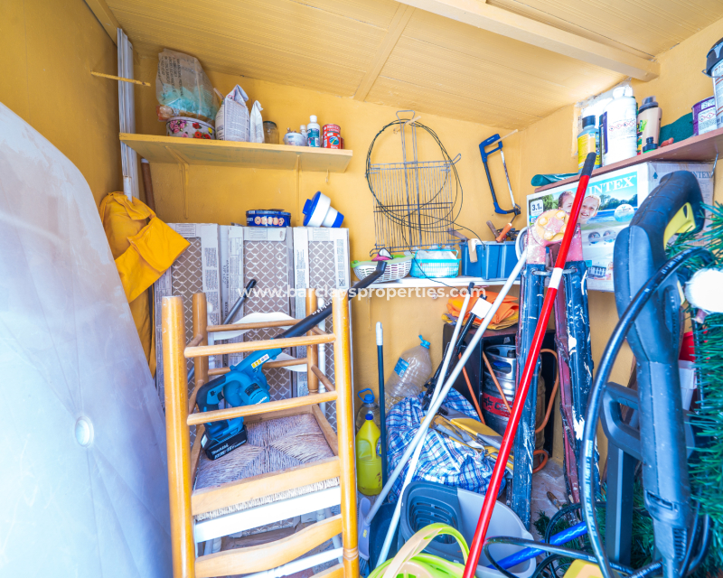 Resale - Freistendhe Villa - Urb. La Marina