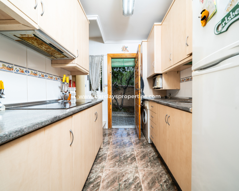 Resale - Freistendhe Villa - Urb. La Marina