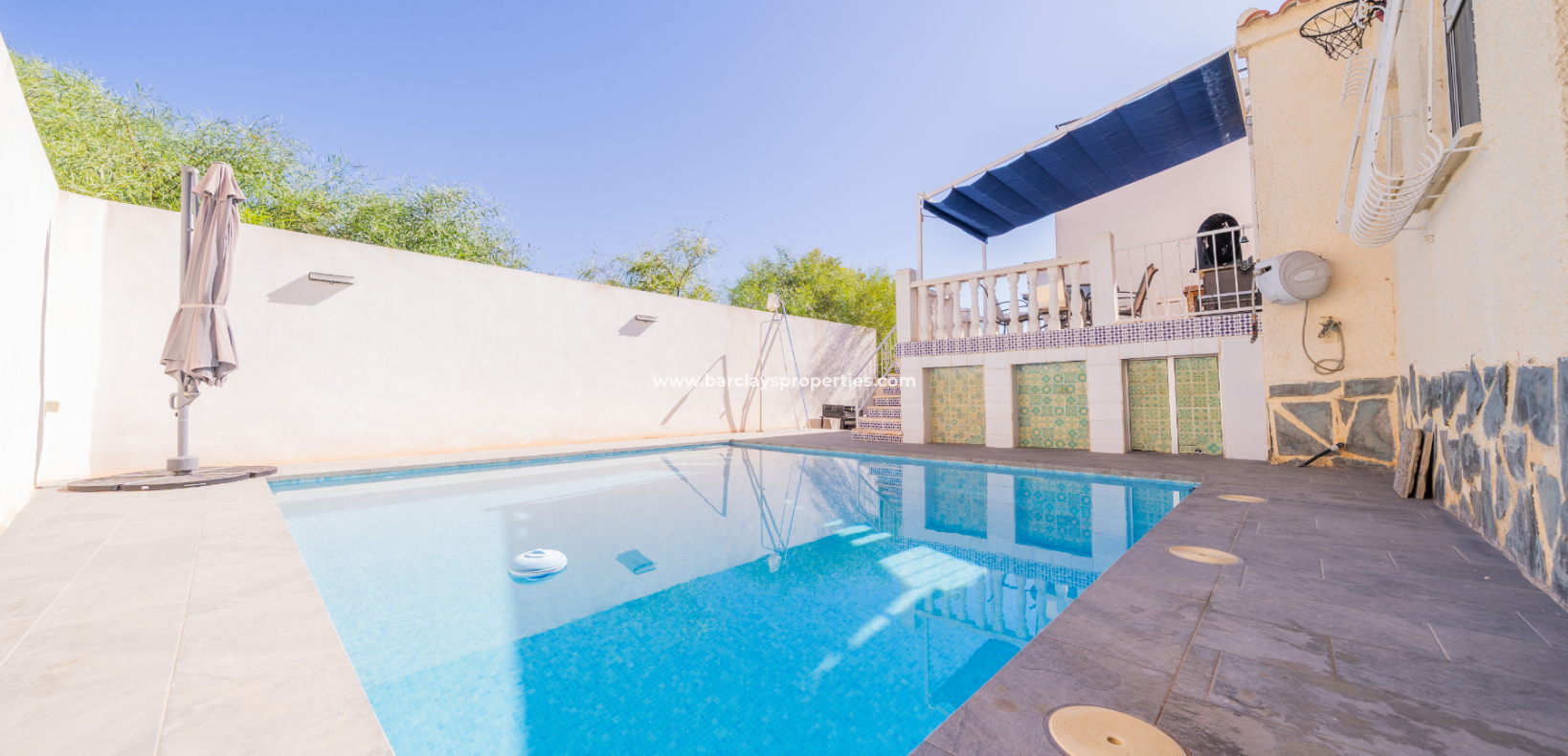 Resale - Freistendhe Villa - Urb. La Marina