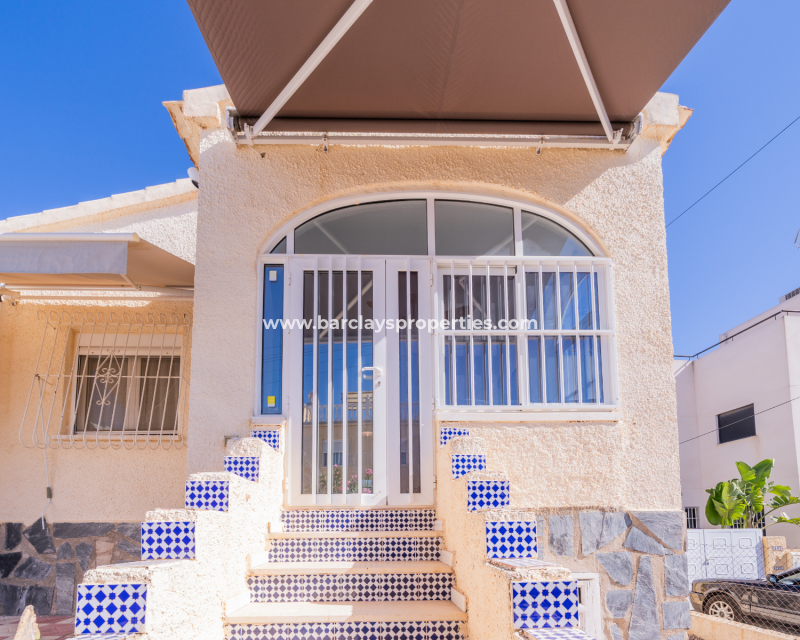 Resale - Freistendhe Villa - Urb. La Marina