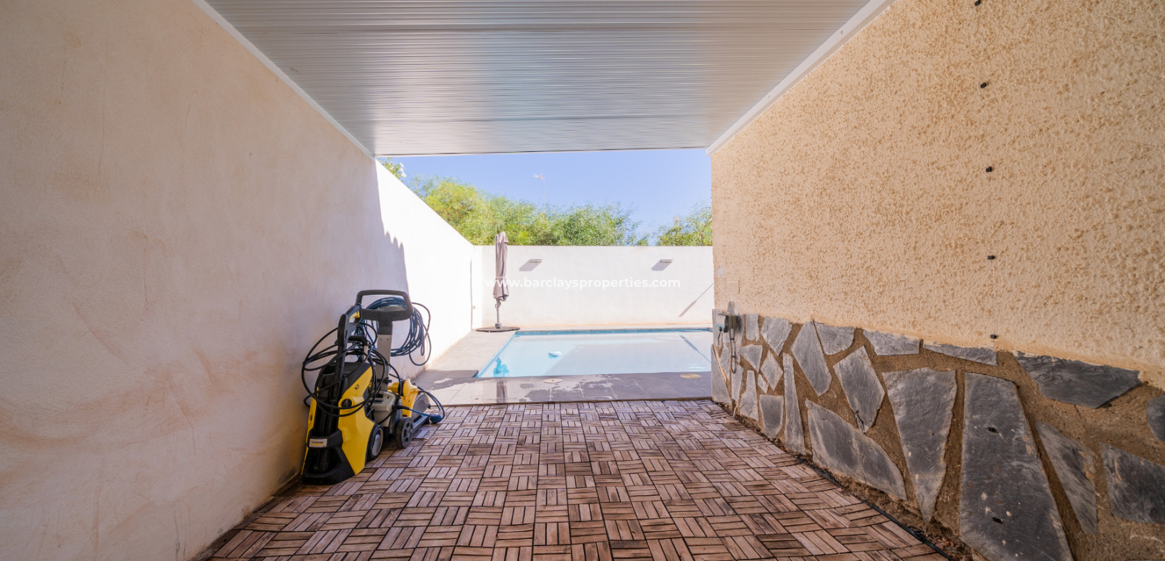 Resale - Freistendhe Villa - Urb. La Marina