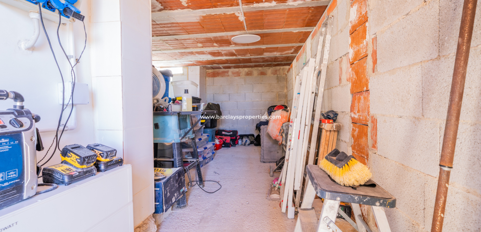 Resale - Freistendhe Villa - Urb. La Marina