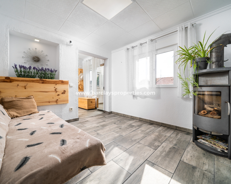 Resale - Freistendhe Villa - Urb. La Marina