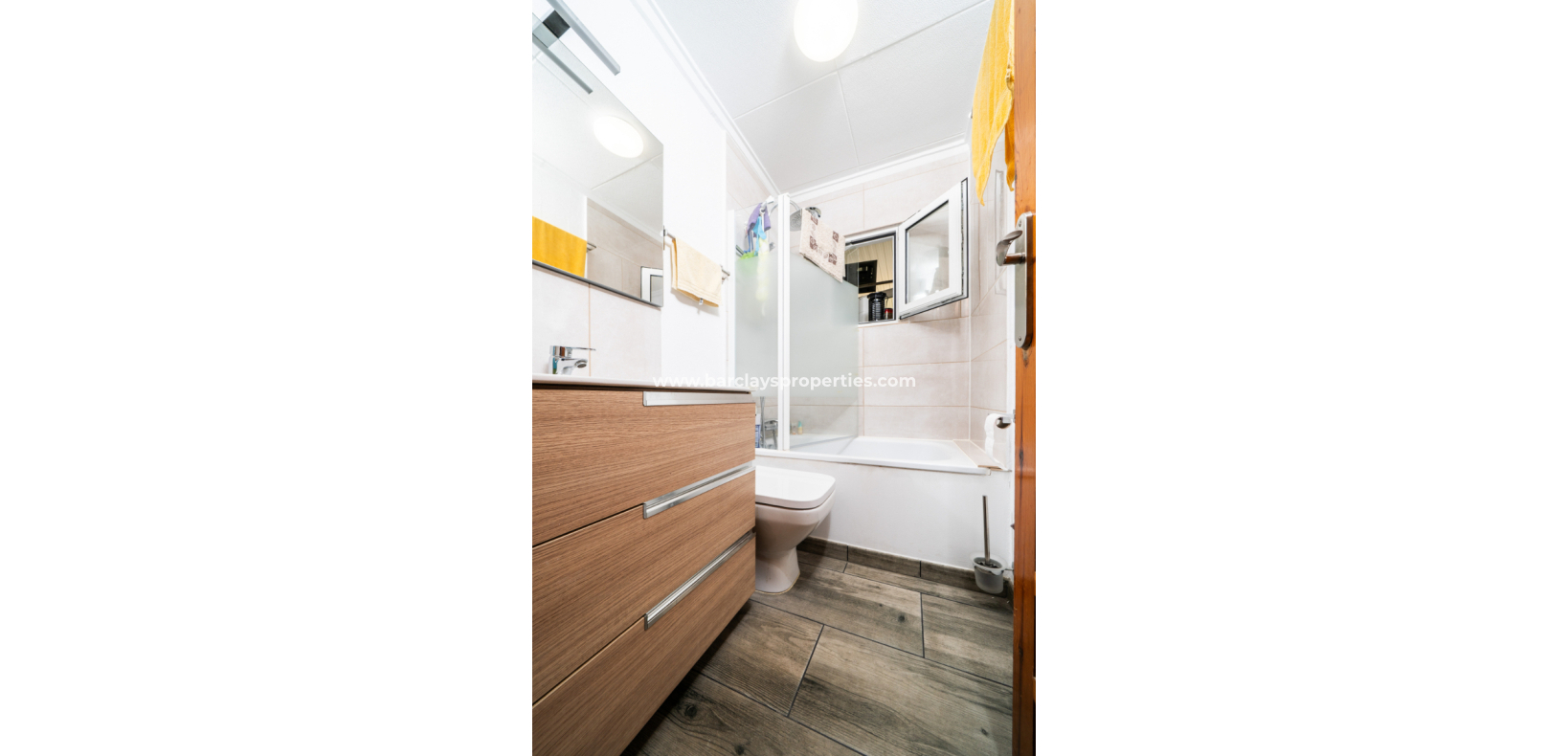 Resale - Freistendhe Villa - Urb. La Marina