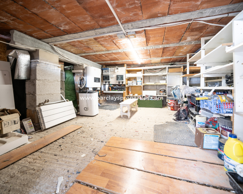 Resale - Freistendhe Villa - Urb. La Marina