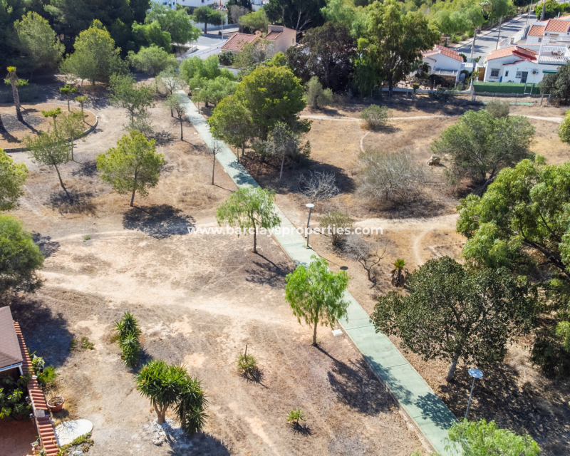 Resale - Freistendhe Villa - Urb. La Marina