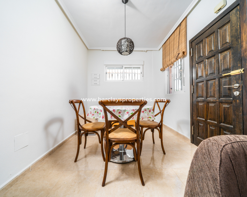 Resale - Freistendhe Villa - Urb. La Marina