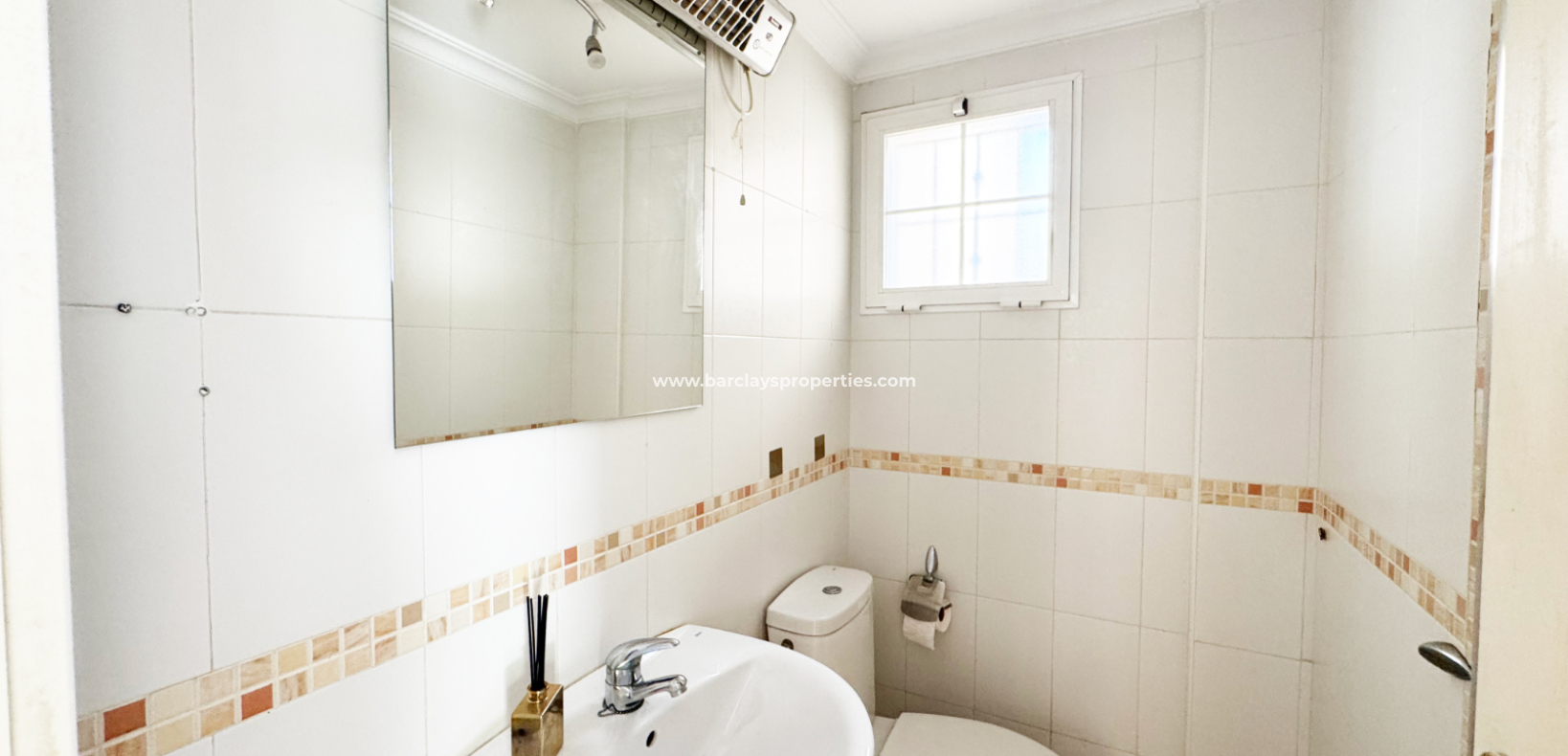 Resale - Freistendhe Villa - Urb. La Marina