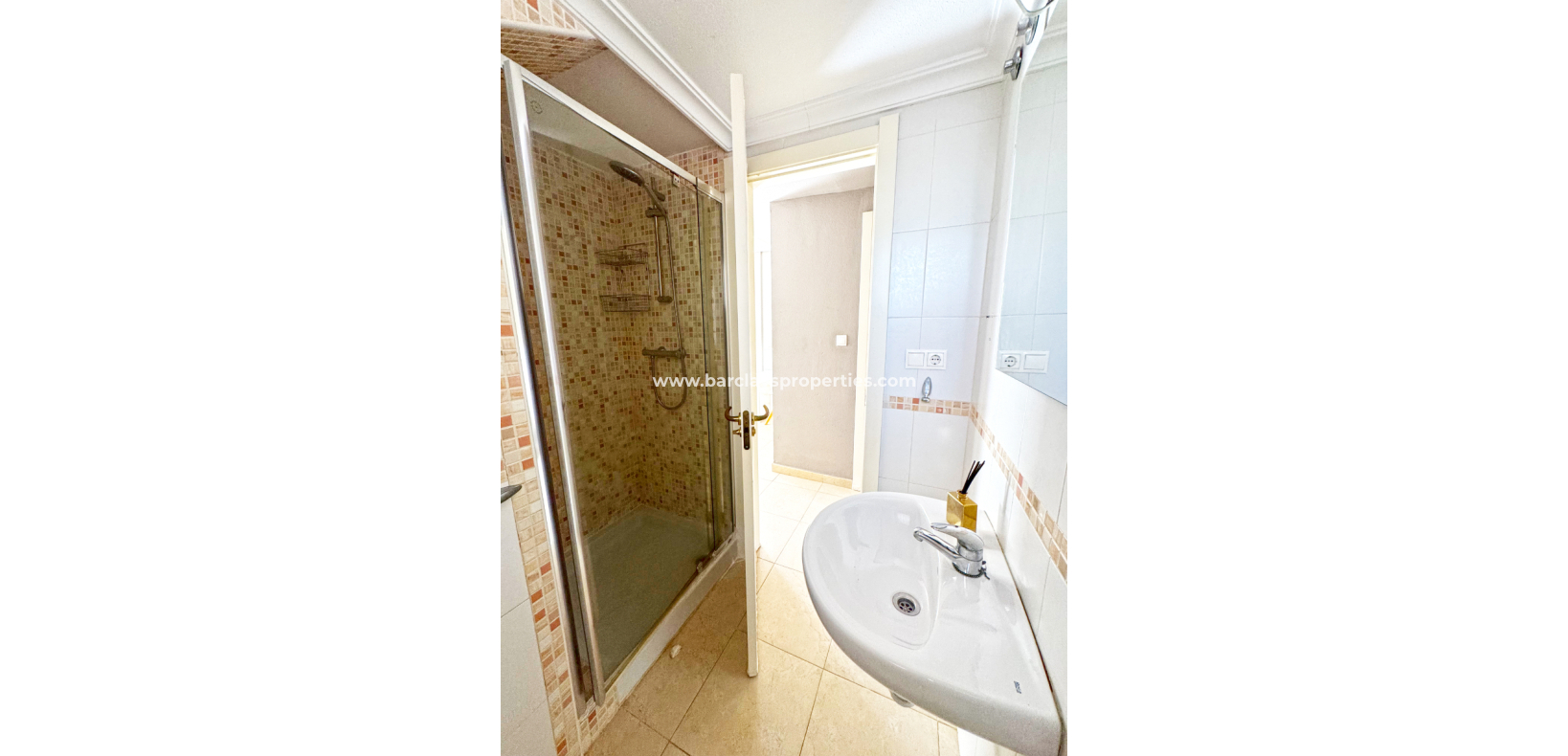 Resale - Freistendhe Villa - Urb. La Marina