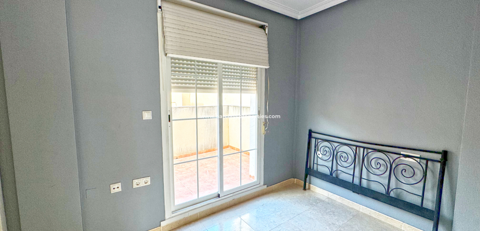 Resale - Freistendhe Villa - Urb. La Marina