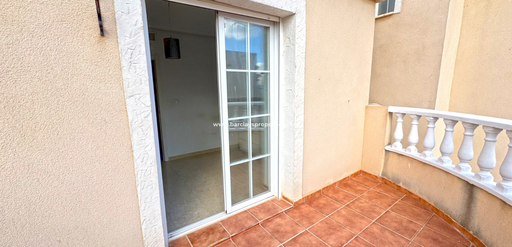 Resale - Freistendhe Villa - Urb. La Marina