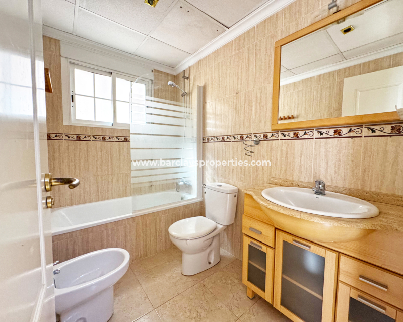 Resale - Freistendhe Villa - Urb. La Marina