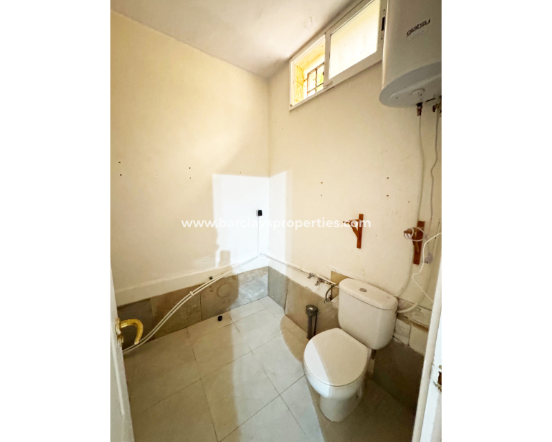 Resale - Freistendhe Villa - Urb. La Marina