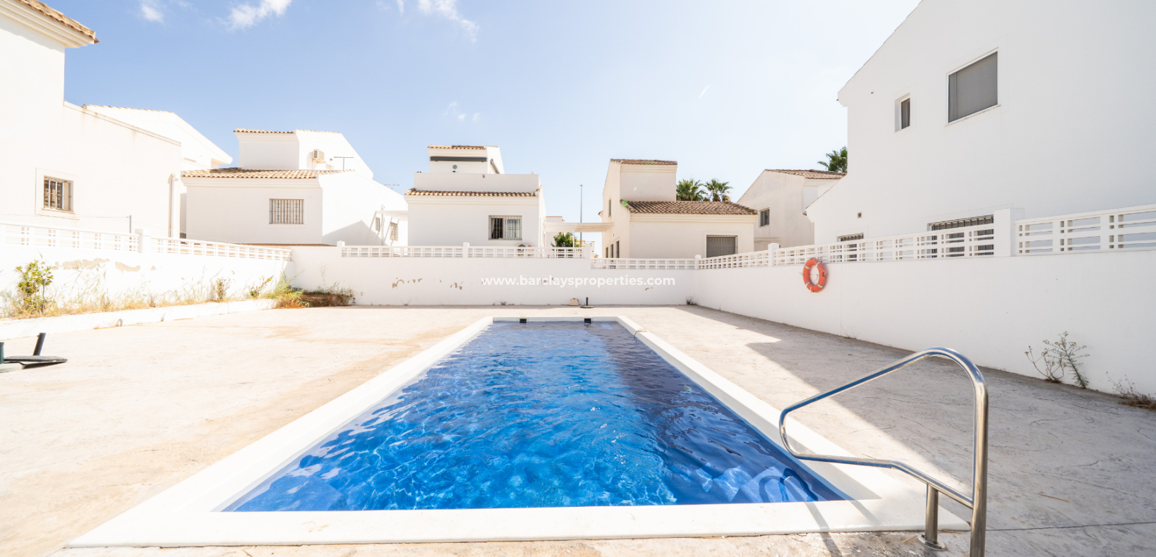 Resale - Freistendhe Villa - Urb. La Marina