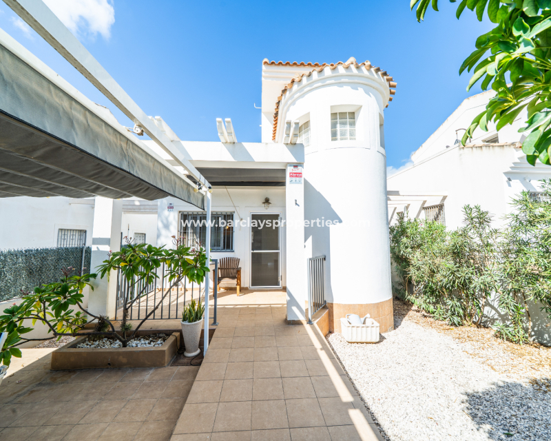 Resale - Freistendhe Villa - Urb. La Marina
