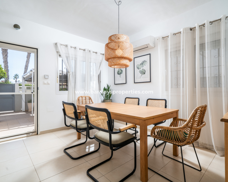 Resale - Freistendhe Villa - Urb. La Marina