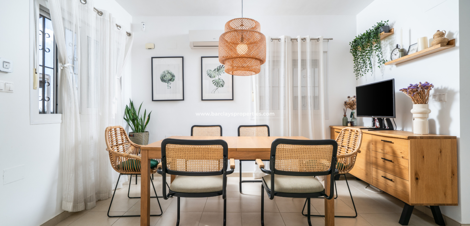 Resale - Freistendhe Villa - Urb. La Marina