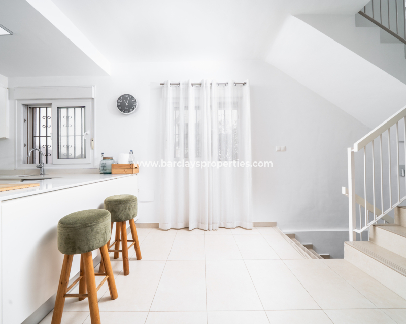 Resale - Freistendhe Villa - Urb. La Marina