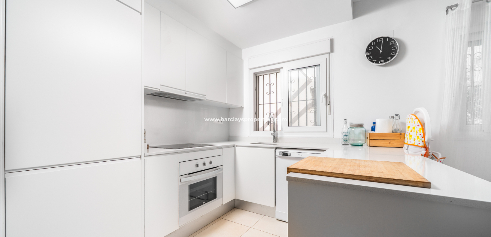 Resale - Freistendhe Villa - Urb. La Marina