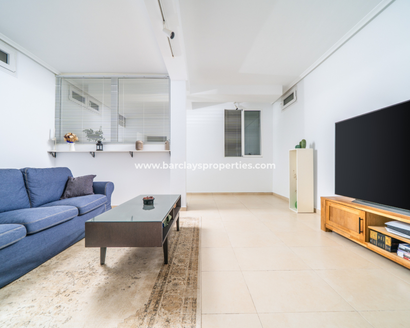 Resale - Freistendhe Villa - Urb. La Marina