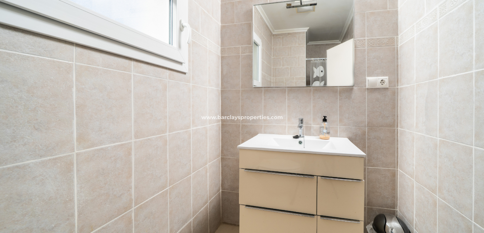 Resale - Freistendhe Villa - Urb. La Marina