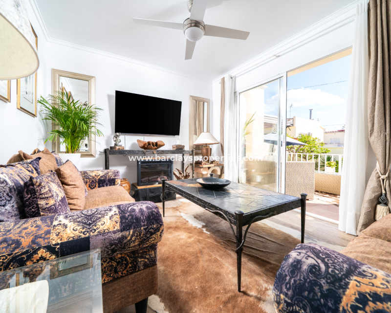 Resale - Freistendhe Villa - Urb. La Marina