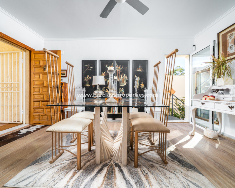 Resale - Freistendhe Villa - Urb. La Marina