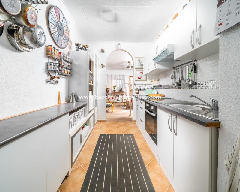 Resale - Freistendhe Villa - Urb. La Marina