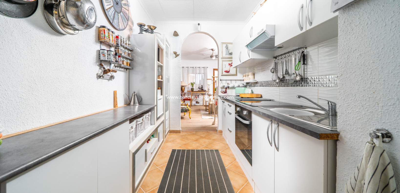 Resale - Freistendhe Villa - Urb. La Marina