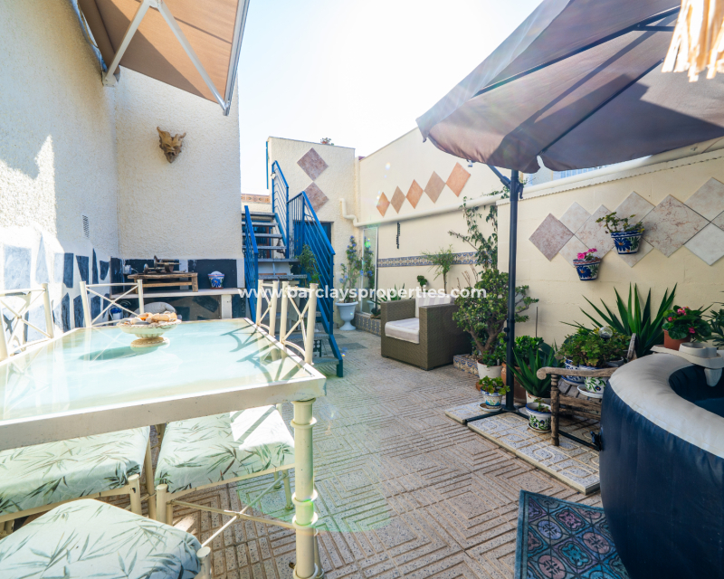 Resale - Freistendhe Villa - Urb. La Marina